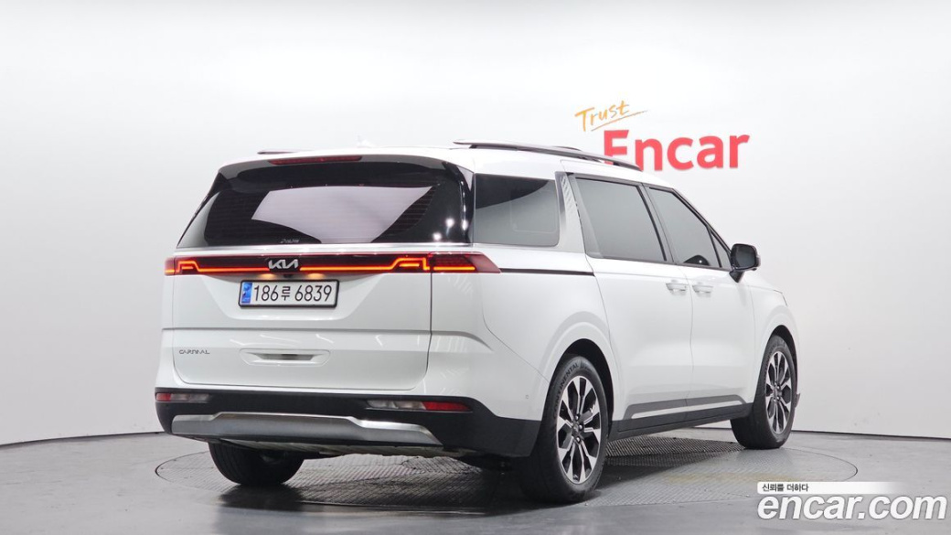 Kia Carnival 9-Seater Signature, 2023