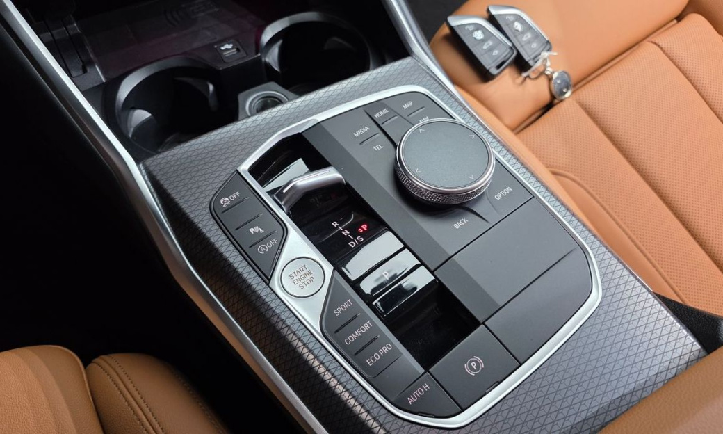 BMW 3-Series 320i M Sport, 2024