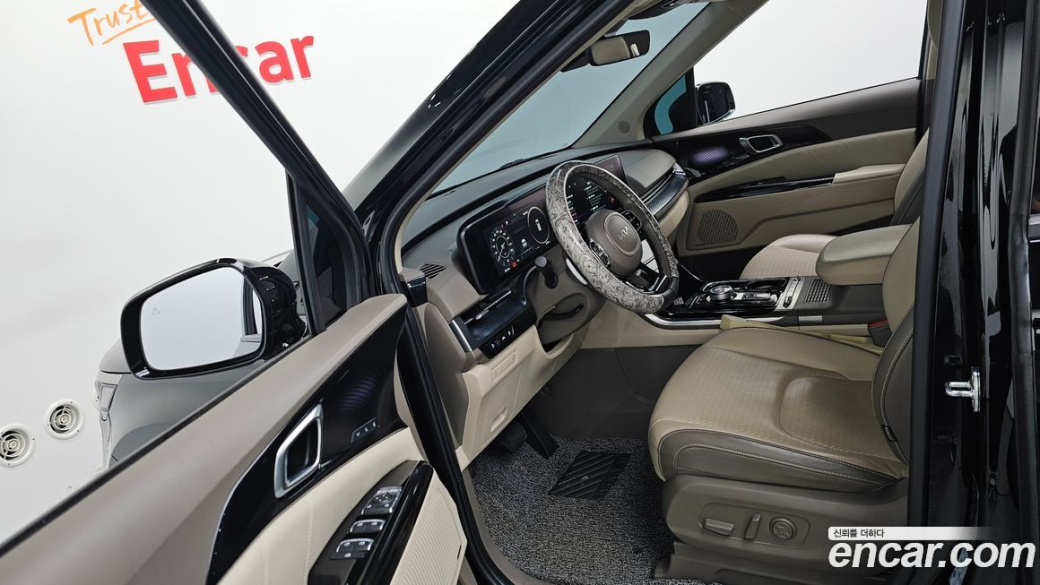 Kia Carnival 9-Seater Hi-Limousine, 2022