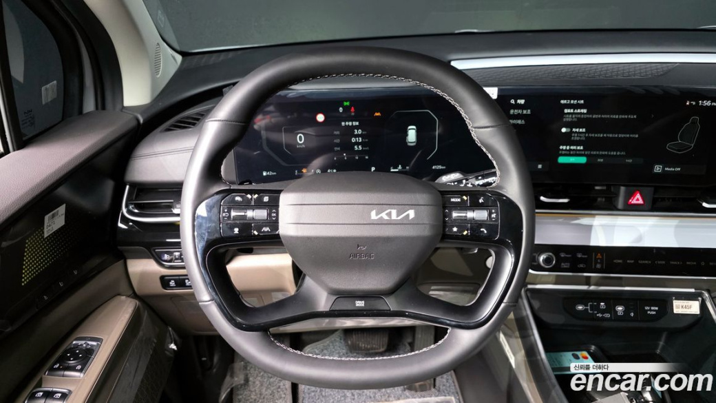 Kia Carnival 9-Seater Gravity, 2025