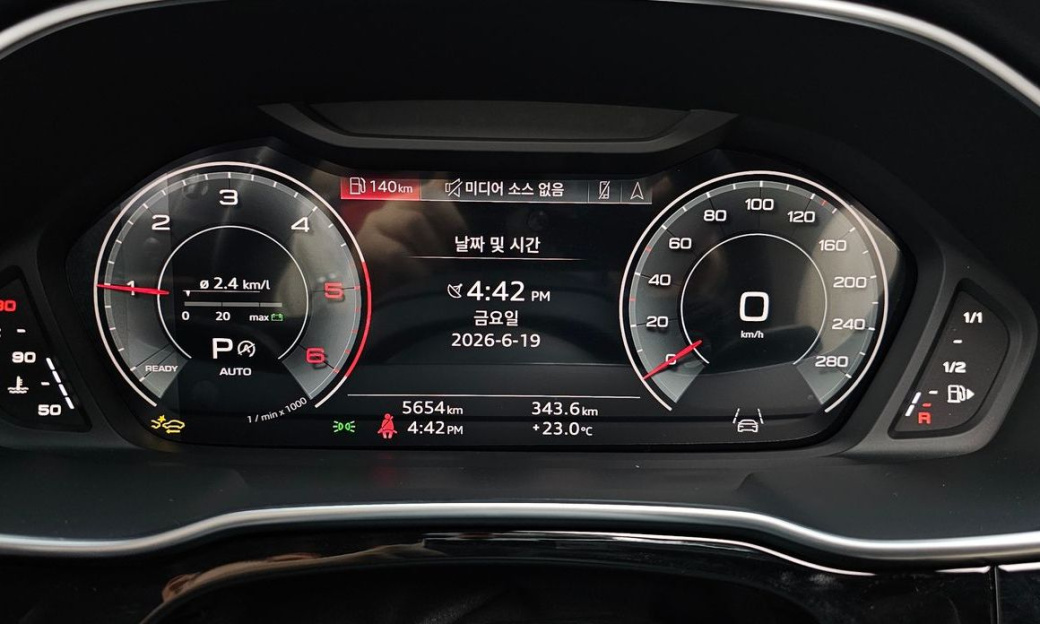 Audi Q3 35 TDI Premium, 2025