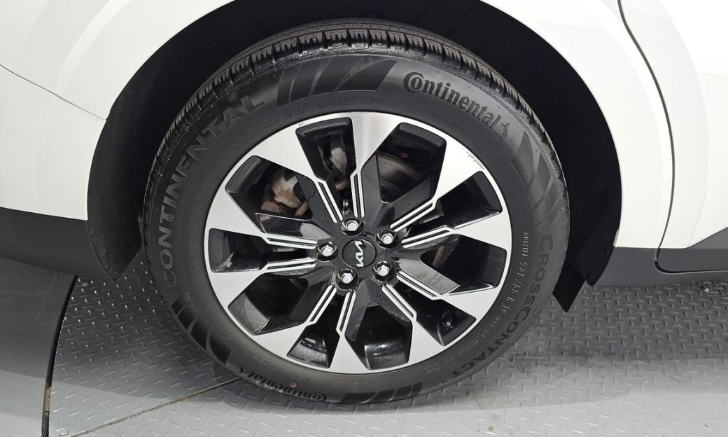 Kia Carnival 9-Seater Signature, 2023