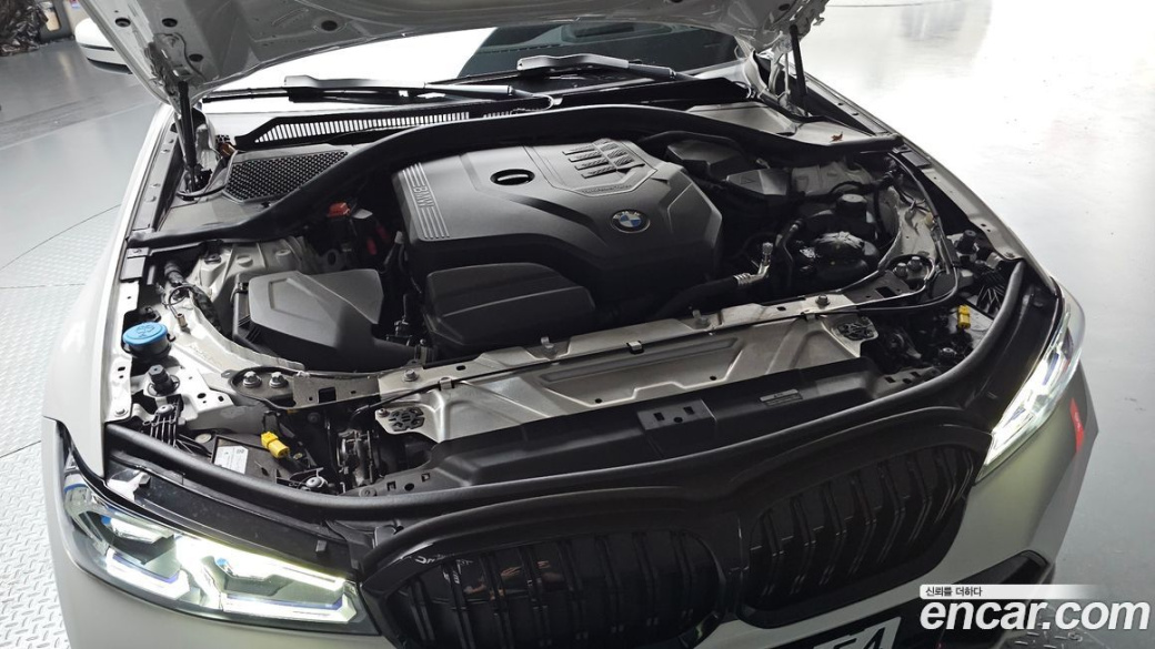 BMW 3-Series 320i M Sport, 2024