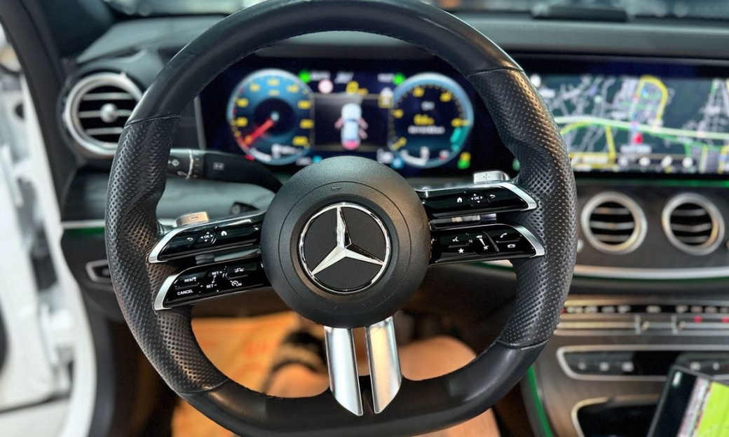 Mercedes-Benz E-Class E220d 4MATIC AMG Line, 2022