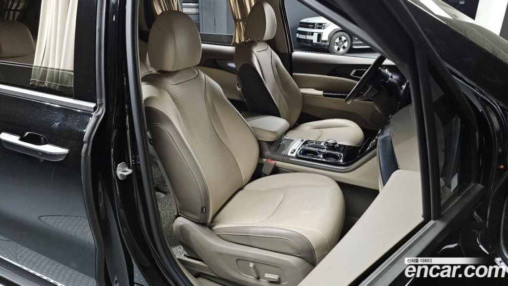 Kia Carnival 9-Seater Hi-Limousine, 2022