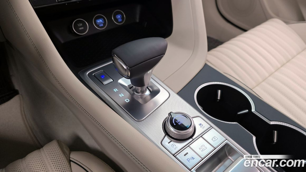 Genesis G70 Gasoline 2.5T 2WD, 2025