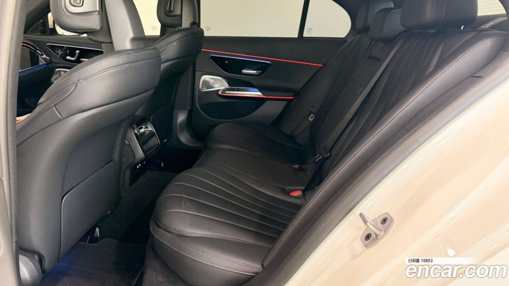 Mercedes-Benz E-Class E300 4MATIC Exclusive, 2024