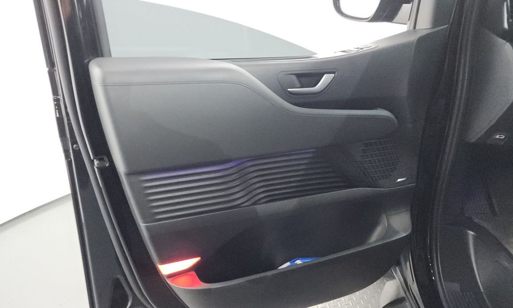 Hyundai Staria 4WD Lounge 7-Seater, 2025