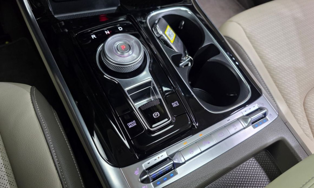 Kia Carnival 11-Seater Signature, 2023