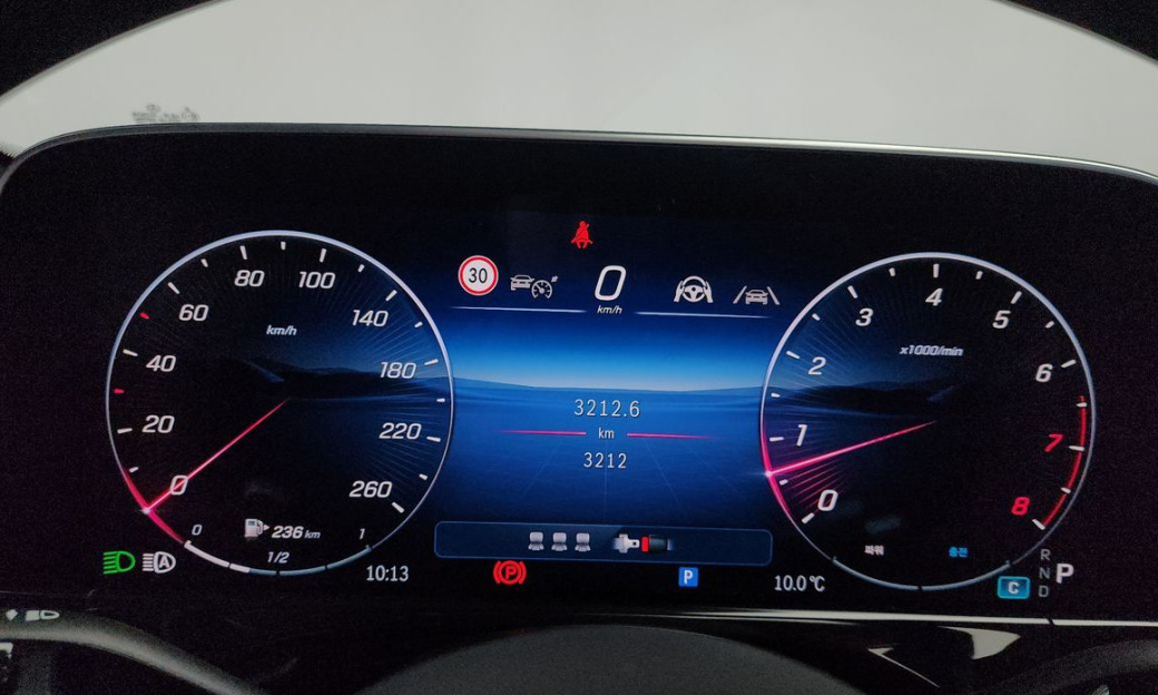 Mercedes-Benz E-Class E300 4MATIC AMG Line, 2024