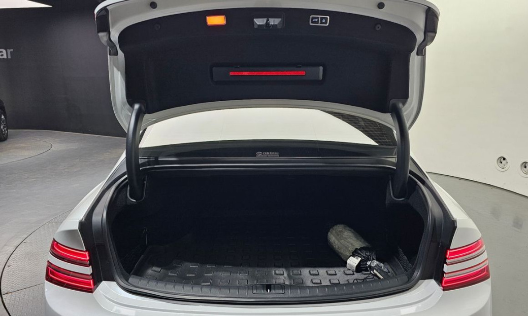 Genesis G80 Gasoline 2.5 Turbo AWD, 2025
