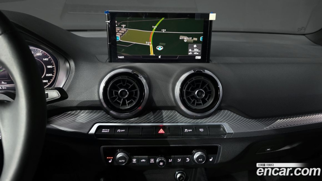 Audi Q2 35 TDI Premium, 2023
