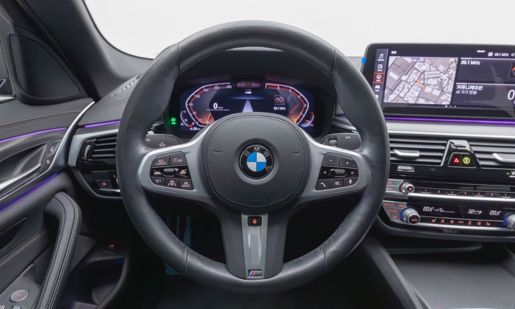 BMW 5-Series 520i M Sport, 2022