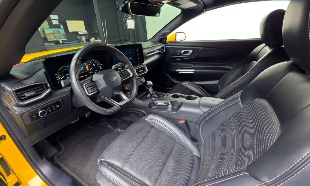 Ford Mustang 5.0 GT Premium Convertible, 2024