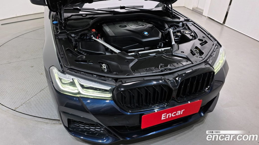 BMW 5-Series 520i M Sport, 2022