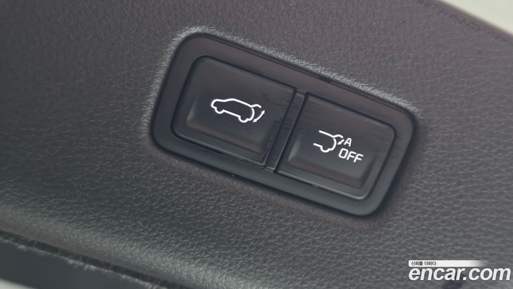 Kia Carnival 7-Seater Outdoor, 2023