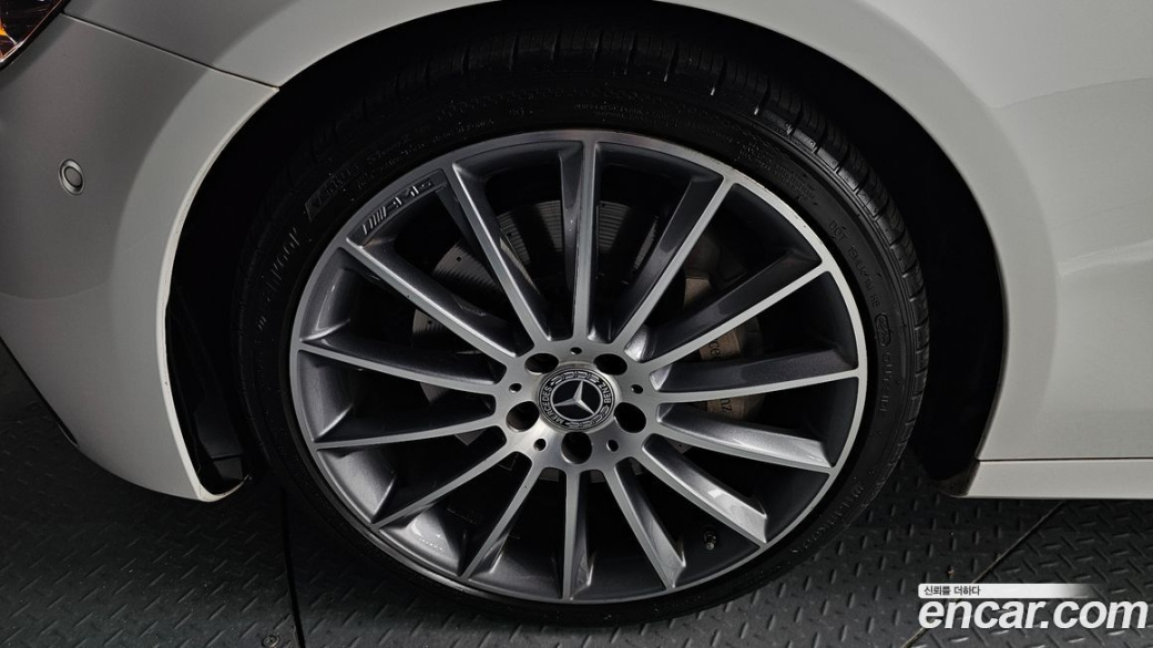 Mercedes-Benz E-Class E350 4MATIC AMG Line, 2022