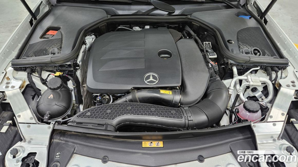 Mercedes-Benz E-Class E350 4MATIC Exclusive, 2023