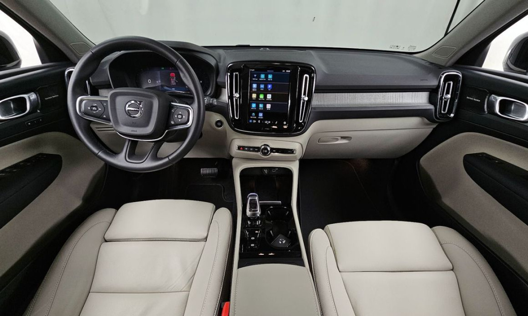 Volvo XC40 B4 Ultimate Bright, 2024