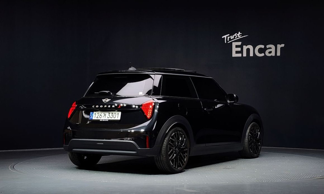Mini Cooper Favoured, 2025