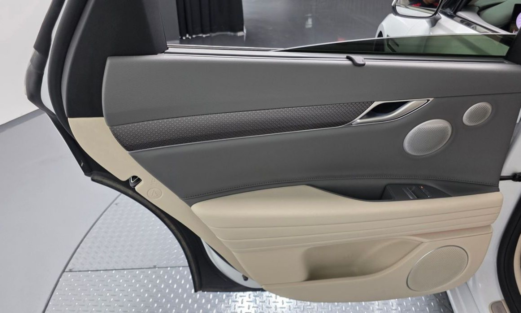 Genesis G80 Gasoline 2.5 Turbo AWD, 2025