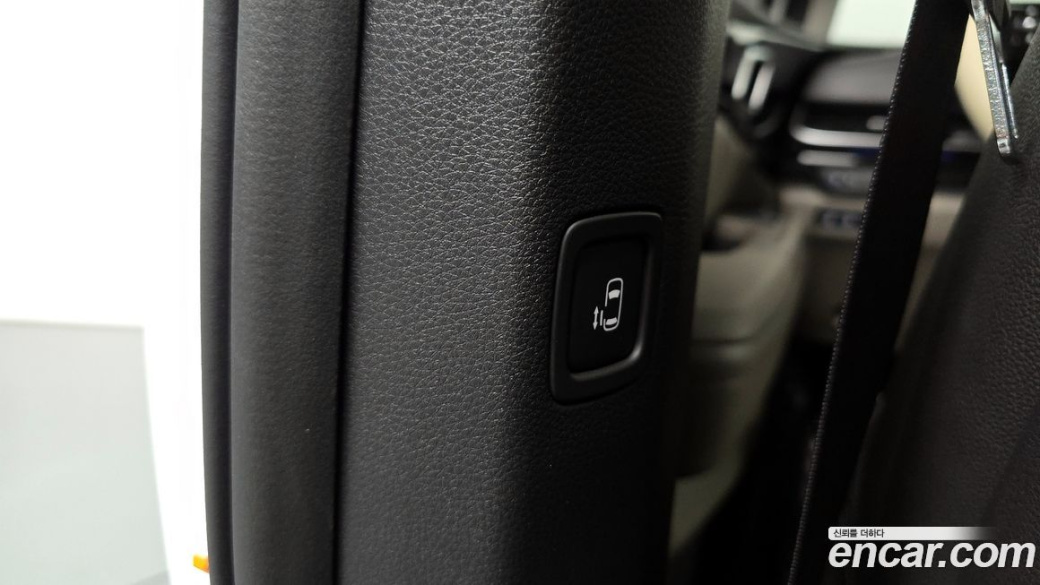 Kia Carnival 9-Seater Gravity, 2025
