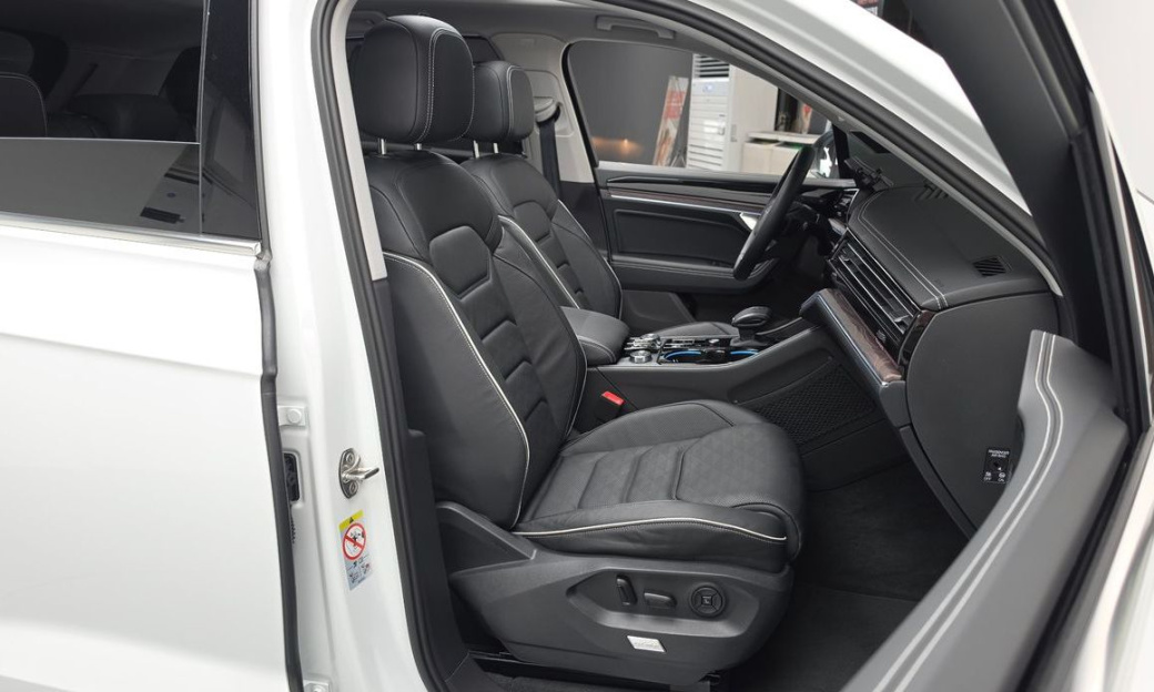 Volkswagen Touareg 3.0 TDI Prestige, 2024