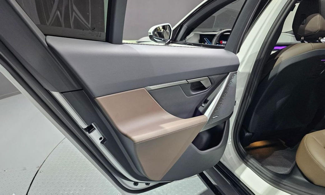 BMW 5-Series 520i M Sport, 2025