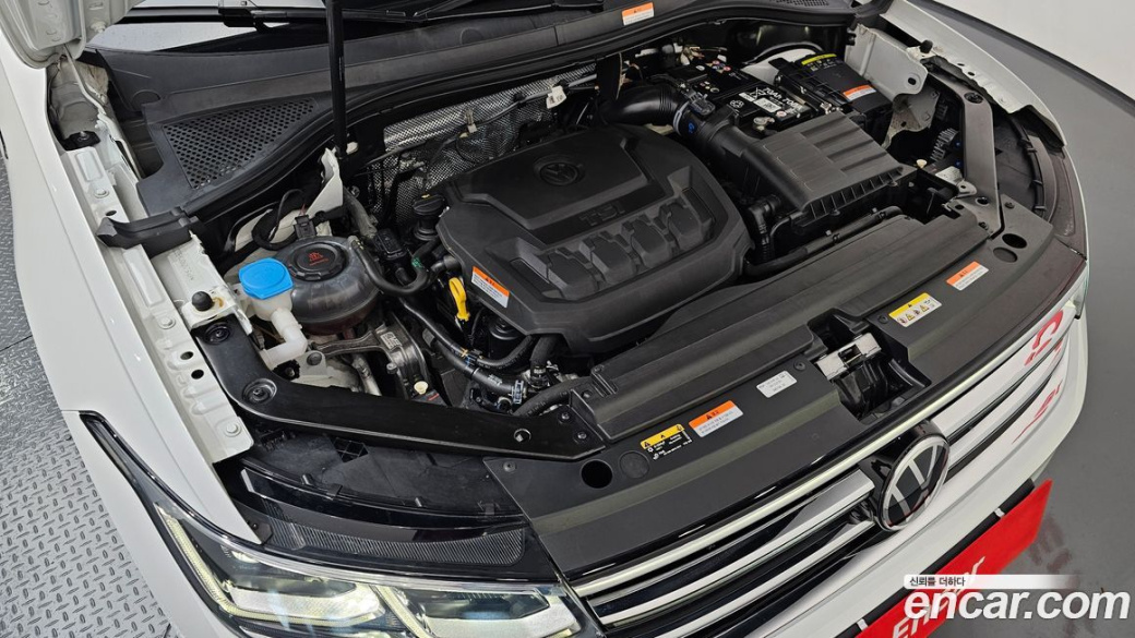 Volkswagen Tiguan 2.0 TSI Prestige, 2024