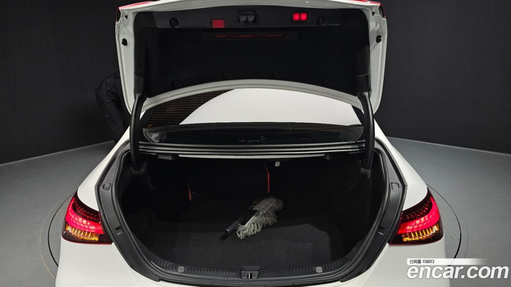 Mercedes-Benz E-Class E350 4MATIC AMG Line, 2022