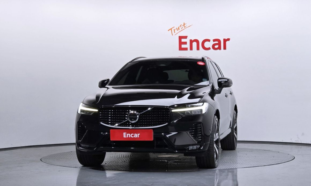Volvo XC60 B6 R-Design, 2022