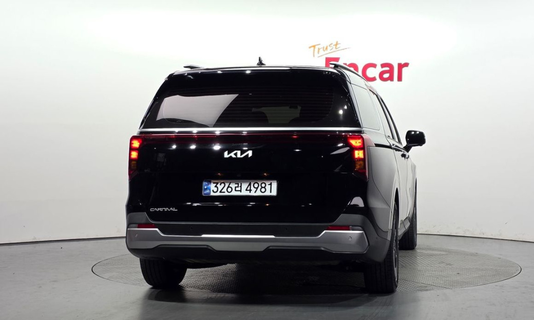 Kia Carnival 9-Seater Prestige, 2024