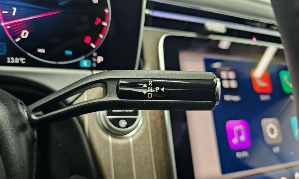 Mercedes-Benz E-Class E300 4MATIC Exclusive, 2025