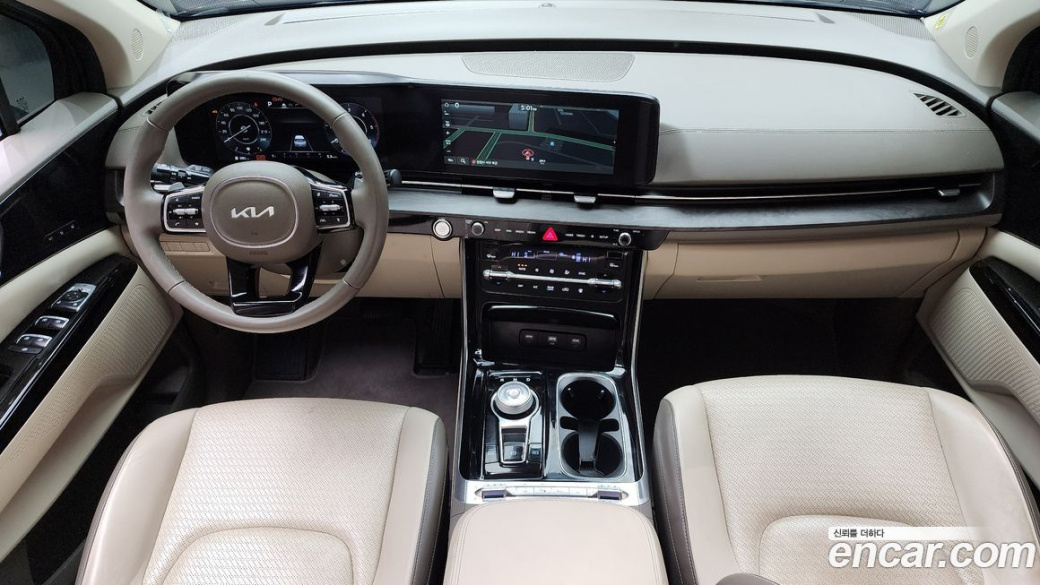 Kia Carnival 7-Seater Signature, 2023