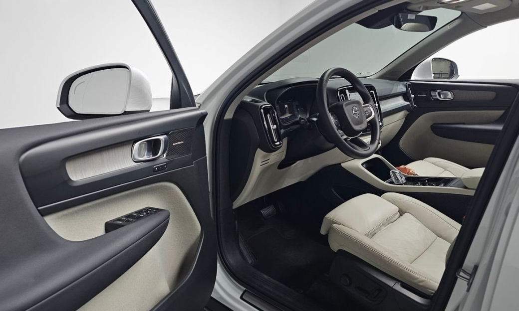 Volvo XC40 B4 Ultimate Bright, 2023