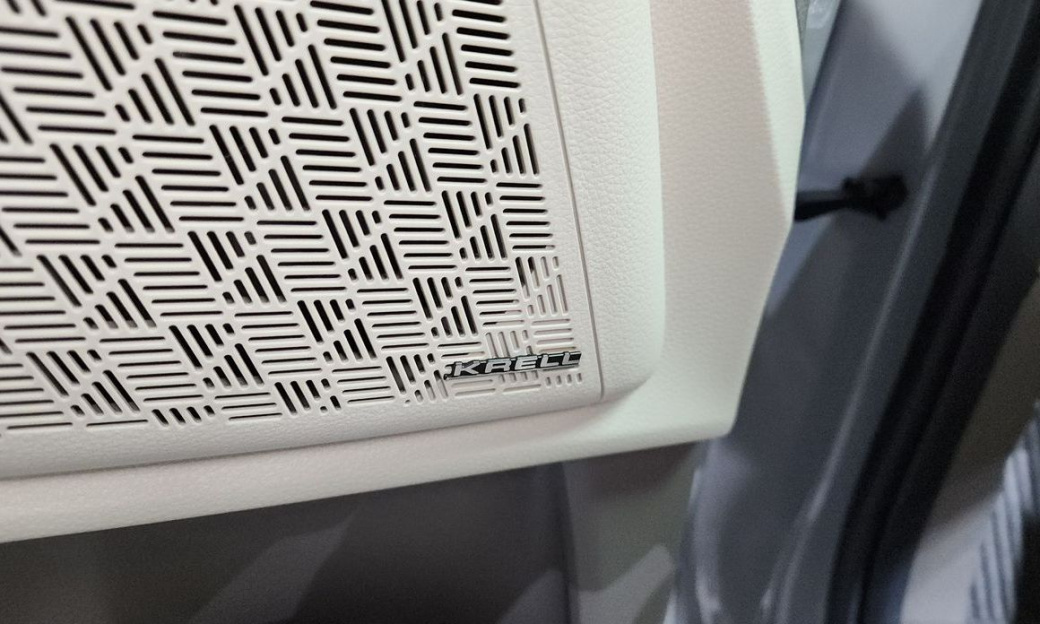 Kia Carnival 9-Seater Gravity, 2024