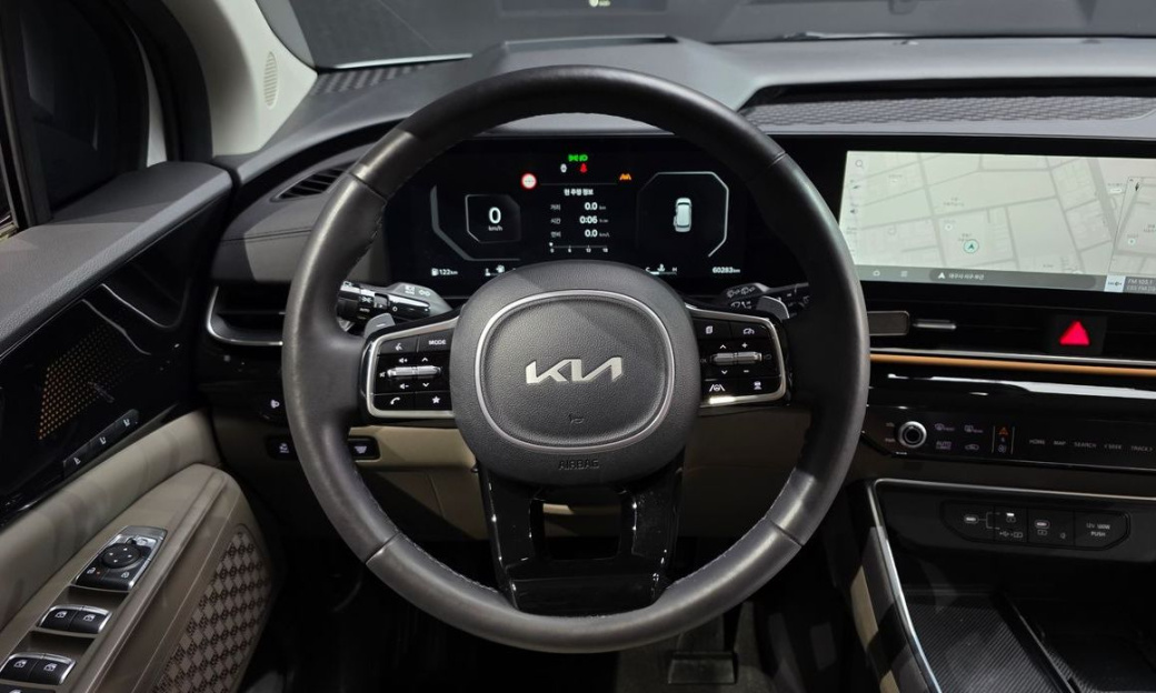 Kia Carnival 7-Seater Signature, 2024