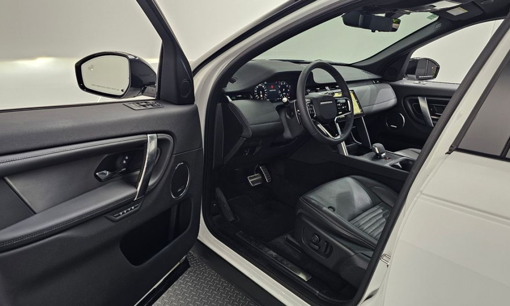 Land Rover Discovery Sport P250 Dynamic SE, 2024