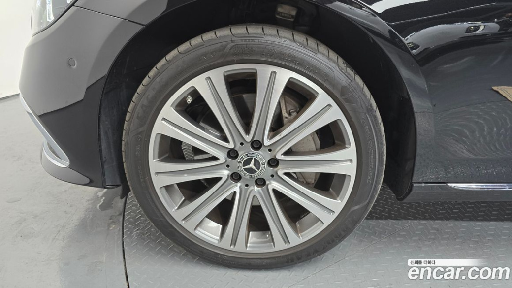 Mercedes-Benz E-Class E350 4MATIC Exclusive, 2023
