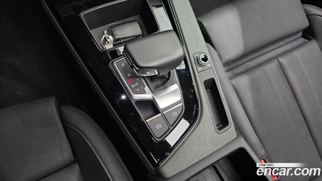 Audi A4 45 TFSI Quattro Premium, 2023