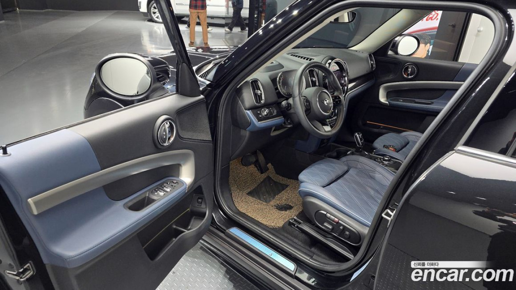 Mini Countryman ALL4 Classic Launch Pack, 2023