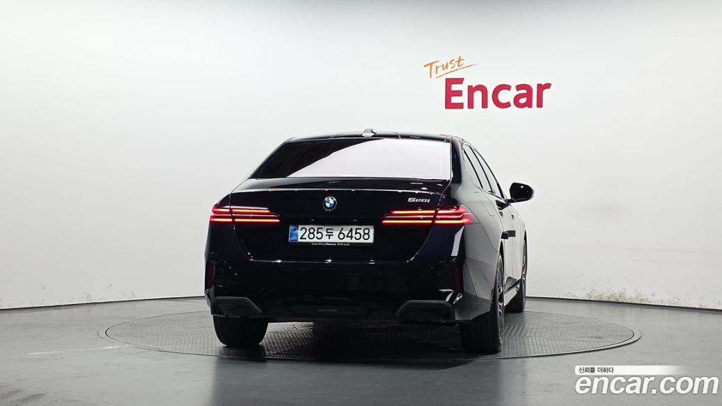 BMW 5-Series 520i M Sport, 2025