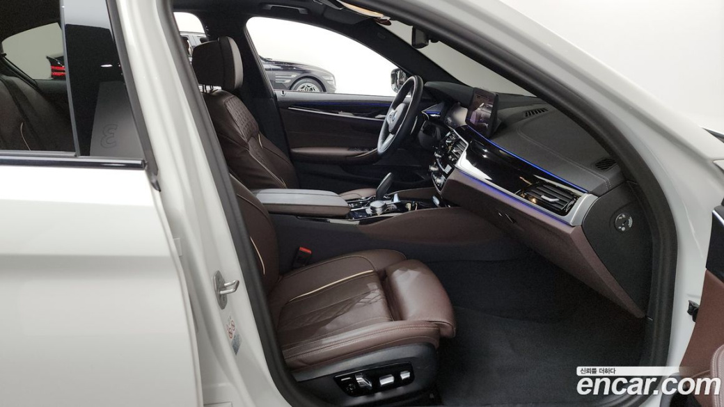 BMW 5-Series 530i M Sport Package, 2023