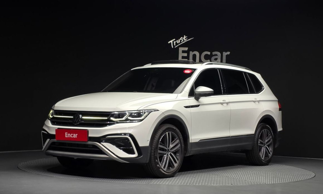 Volkswagen Tiguan 2.0 TSI Prestige, 2024