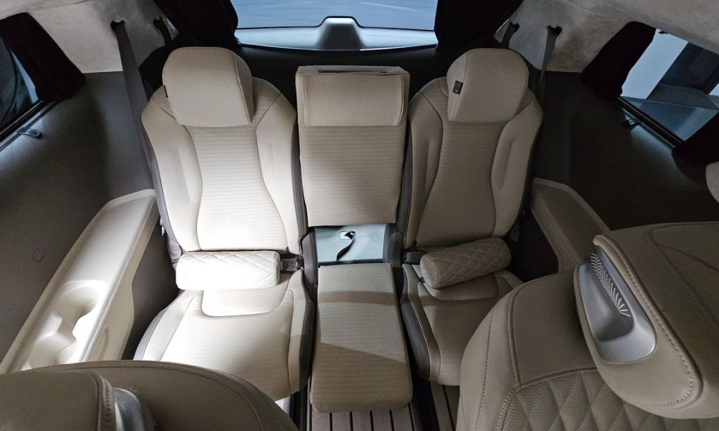 Kia Carnival 9-Seater Hi Limousine (Special Vehicle), 2024