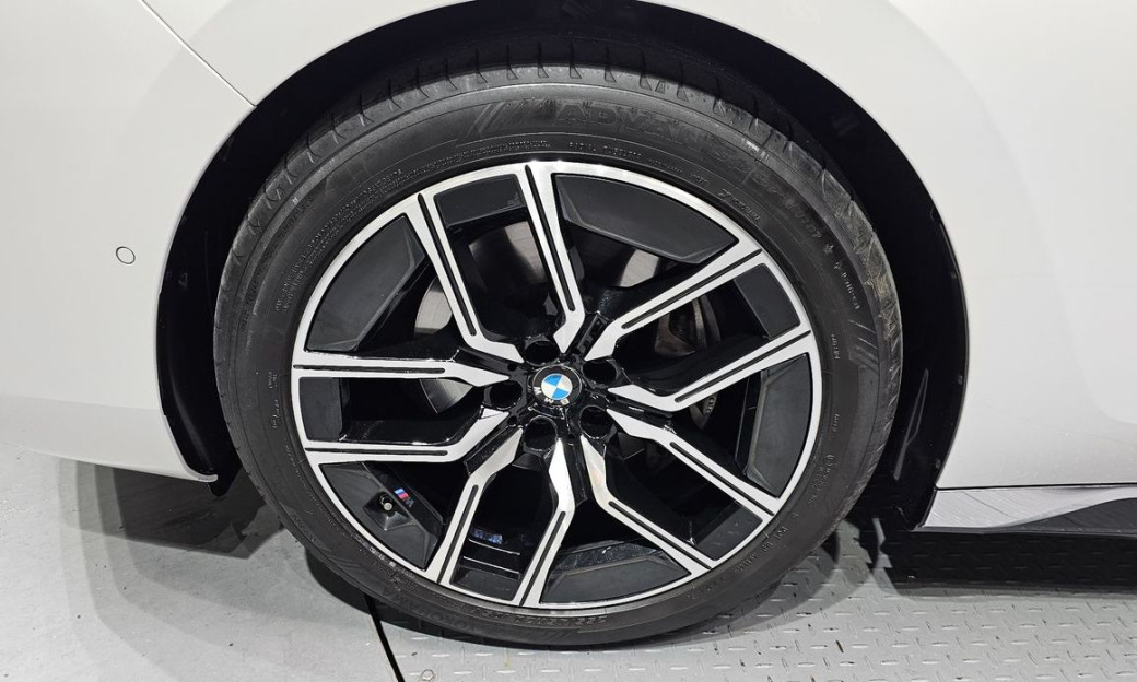 BMW 7-Series 740d xDrive M Sport, 2025