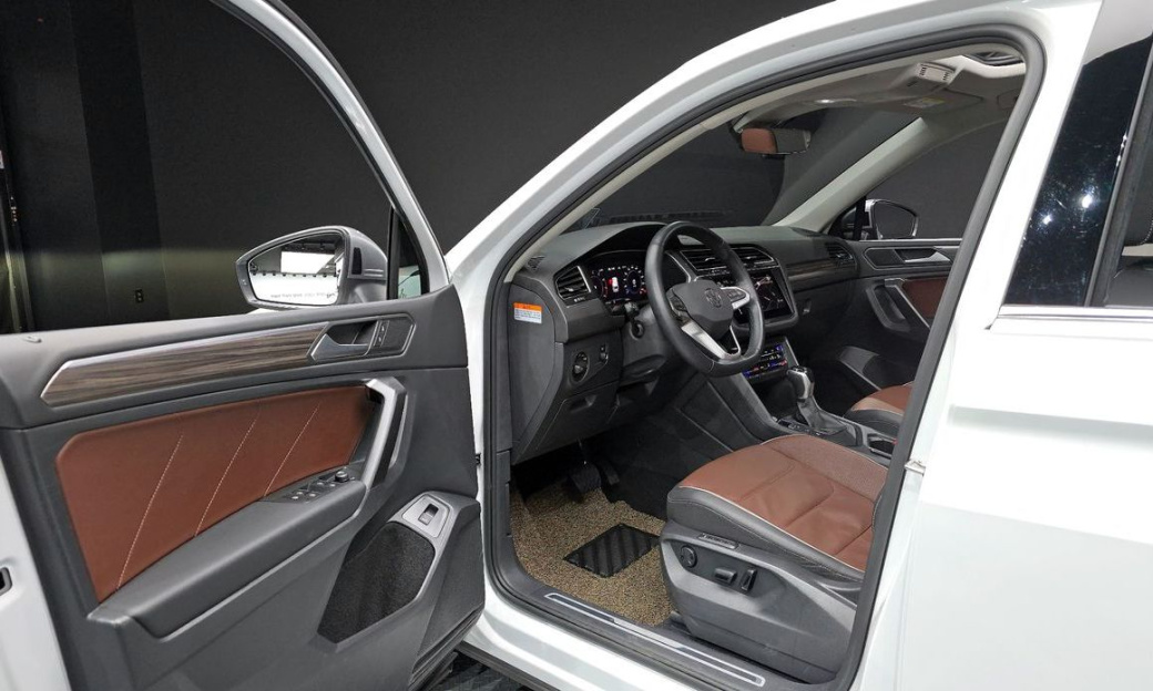 Volkswagen Tiguan 2.0 TSI Prestige, 2023