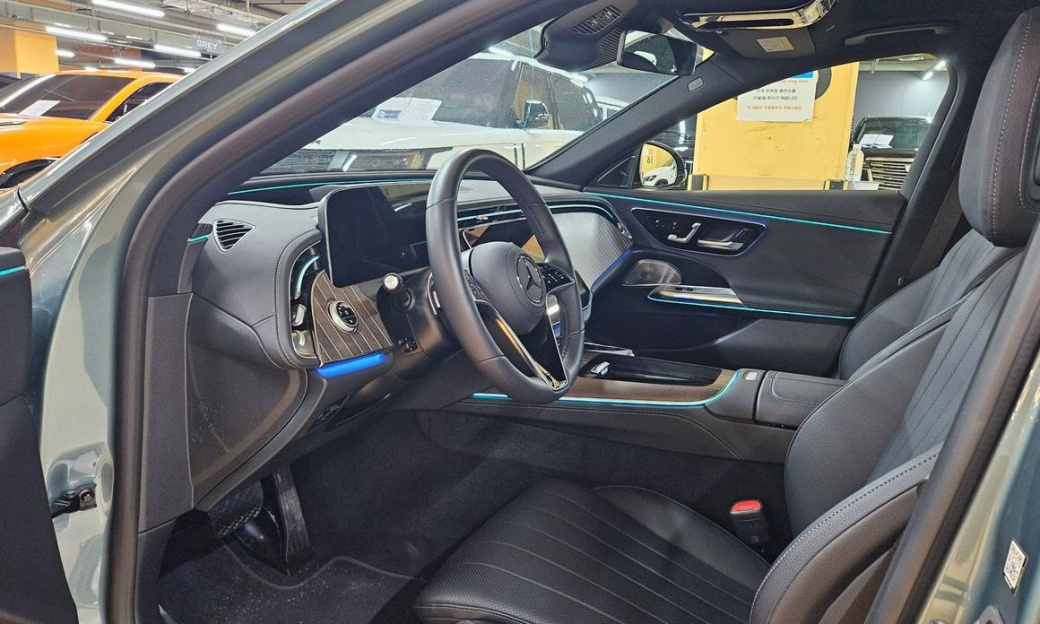 Mercedes-Benz E-Class E300 4MATIC Exclusive, 2024