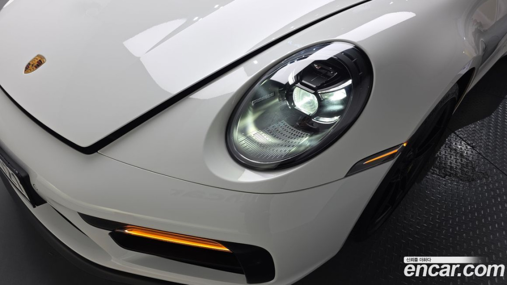Porsche 911 Carrera 4 GTS Cabriolet, 2022