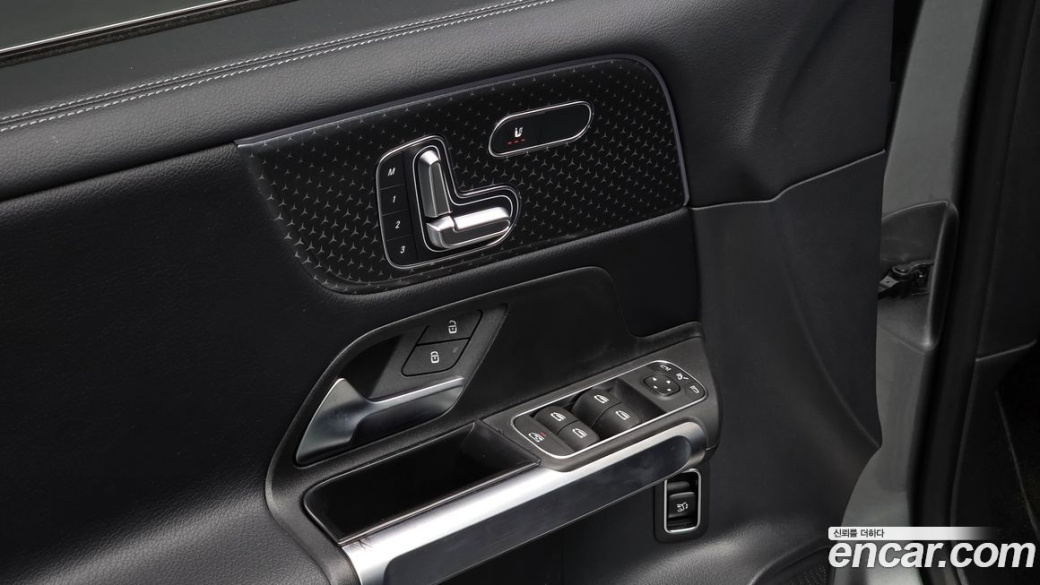 Mercedes-Benz GLB-Class GLB200 d, 2024